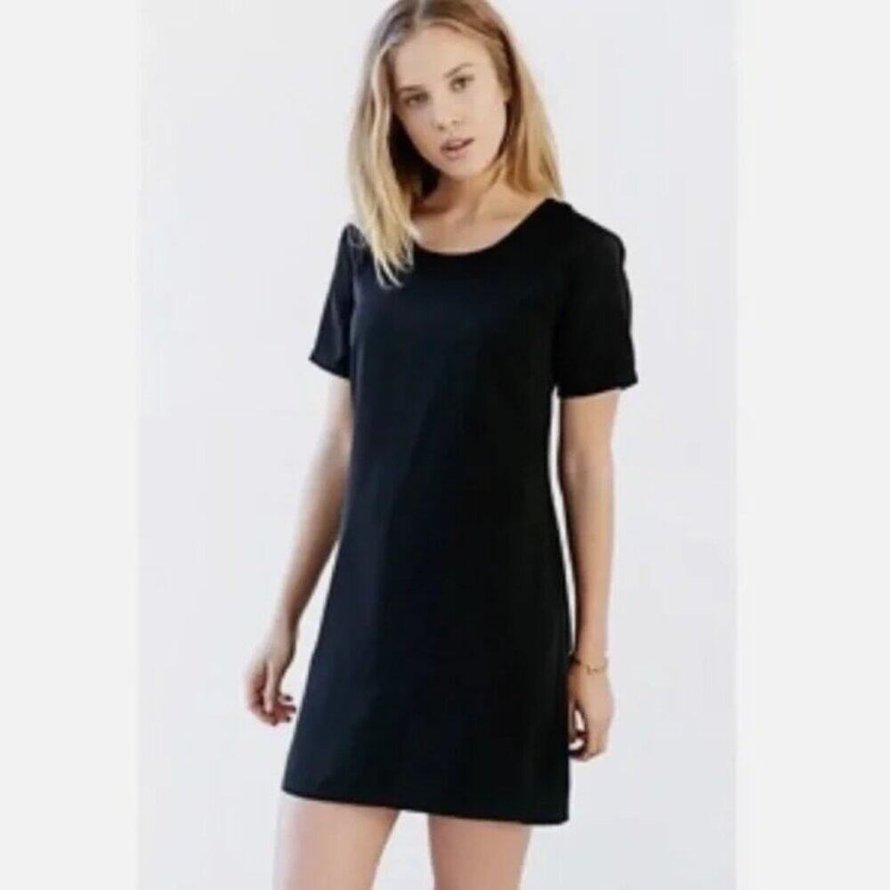 Urban Outfitters Kimchi Blue Black Short Sleeve Shift Dress
